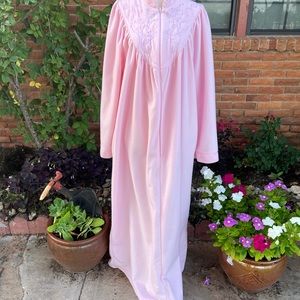 Night Magic by Cinema Etoile • Robe • Pink • Vtg • Medium • Floral • Embroidery